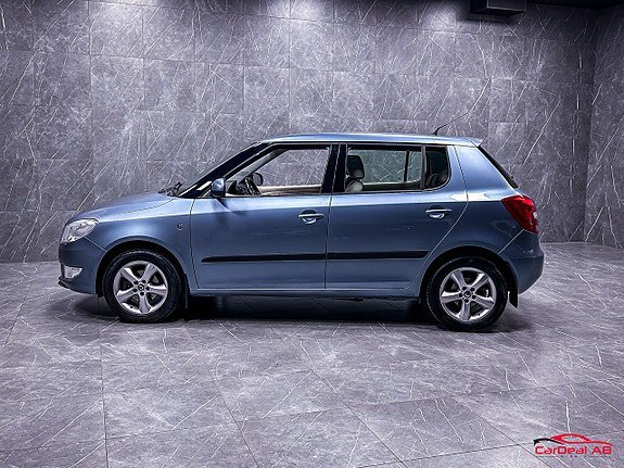 Vehicle Image 6