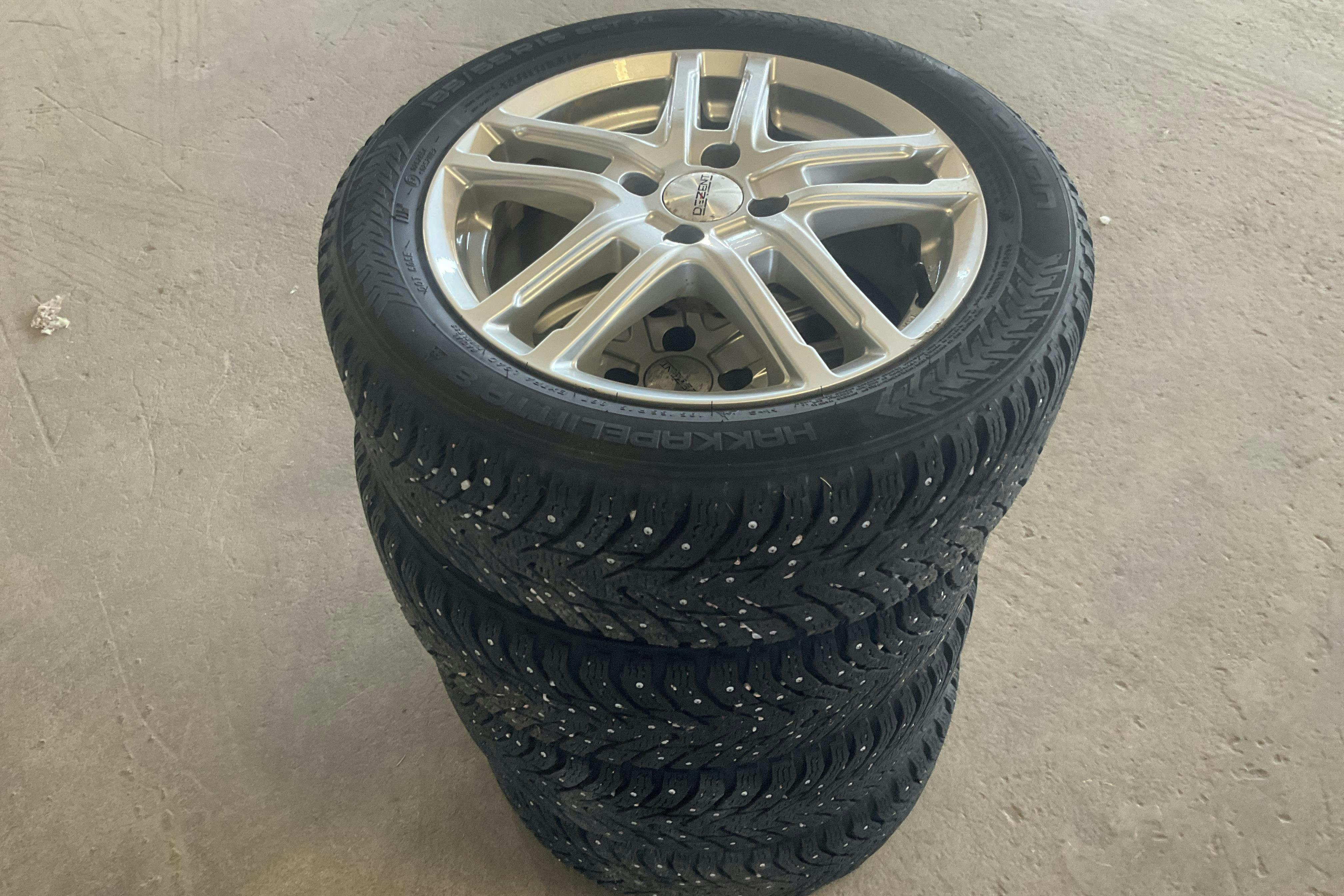 Vehicle Image 12