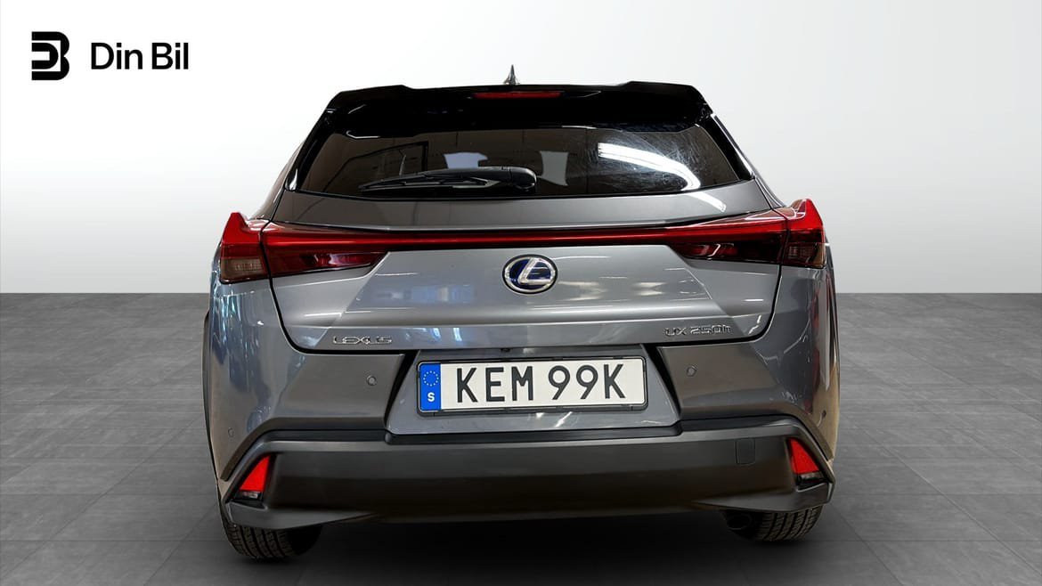 Vehicle Image 5