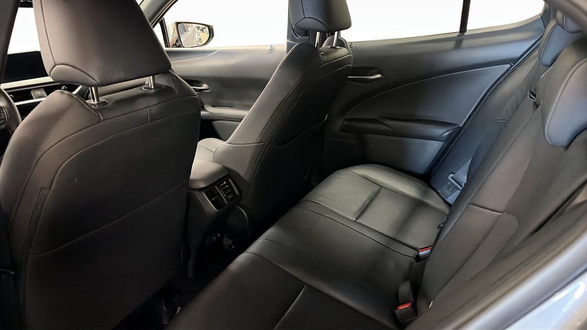 Vehicle Image 11