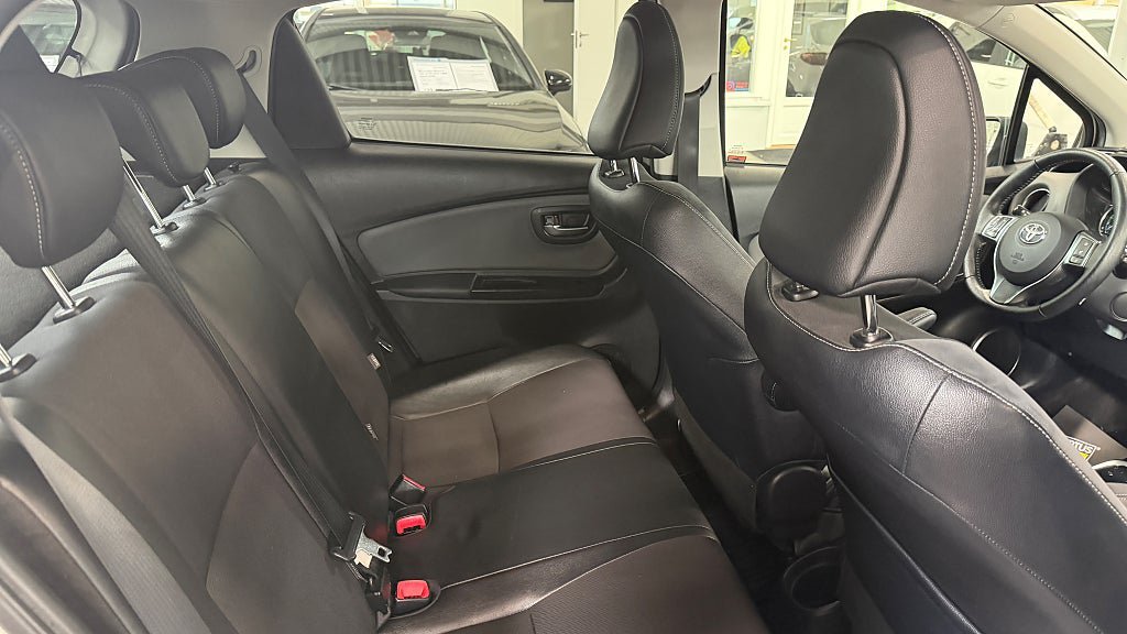 Vehicle Image 9
