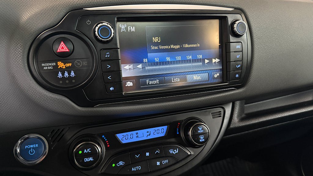Vehicle Image 16