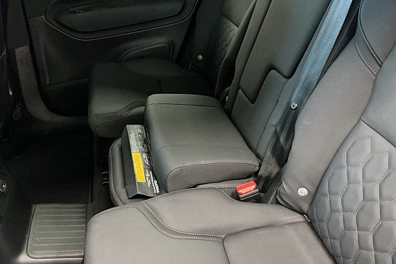 Vehicle Image 28