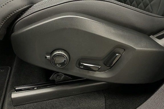 Vehicle Image 29