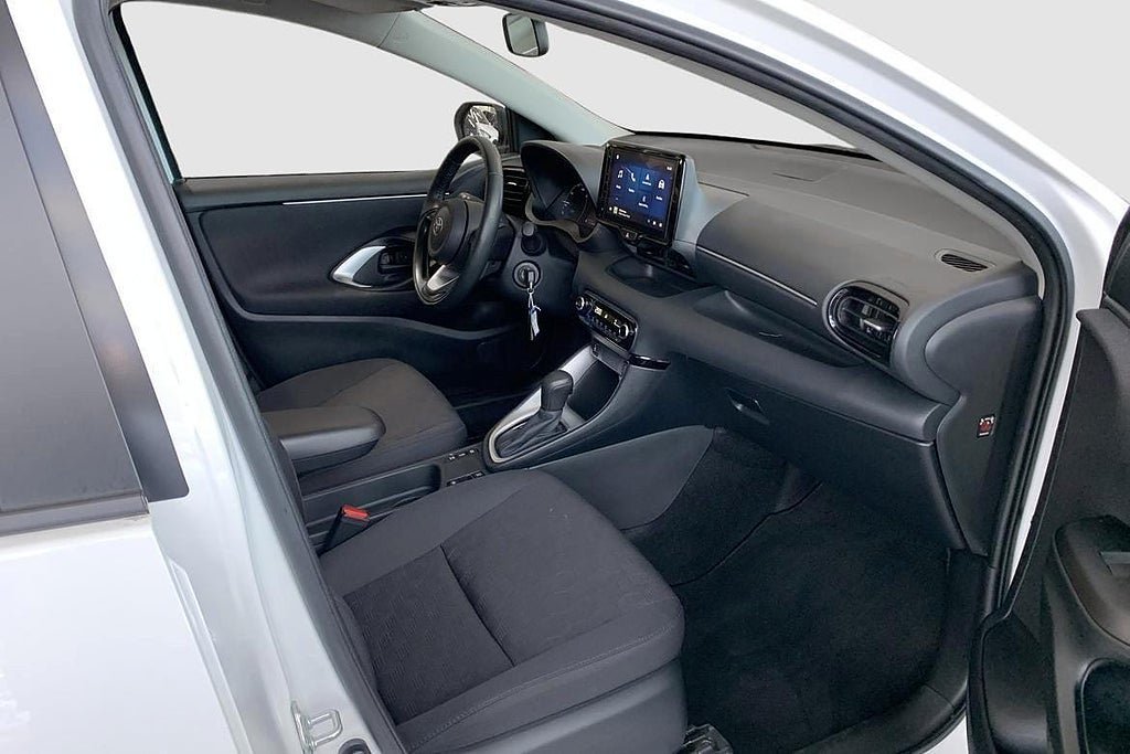 Vehicle Image 9