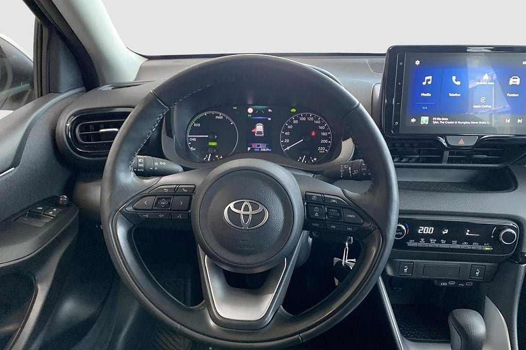 Vehicle Image 12