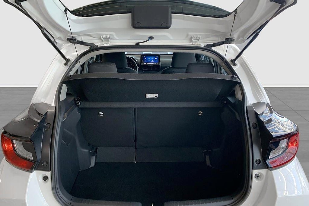 Vehicle Image 13
