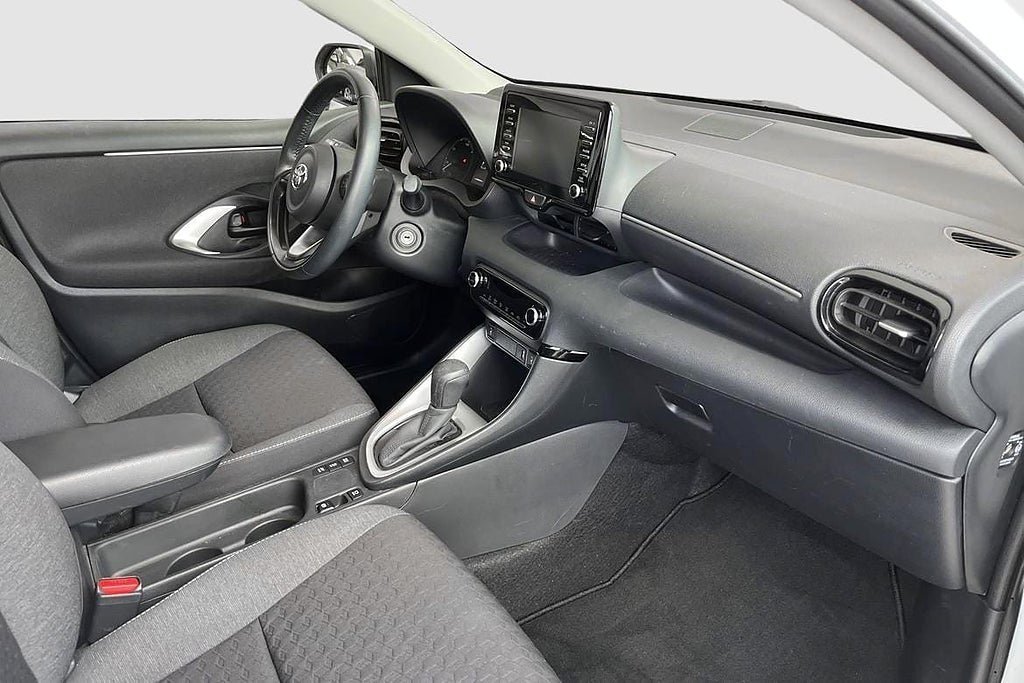 Vehicle Image 9