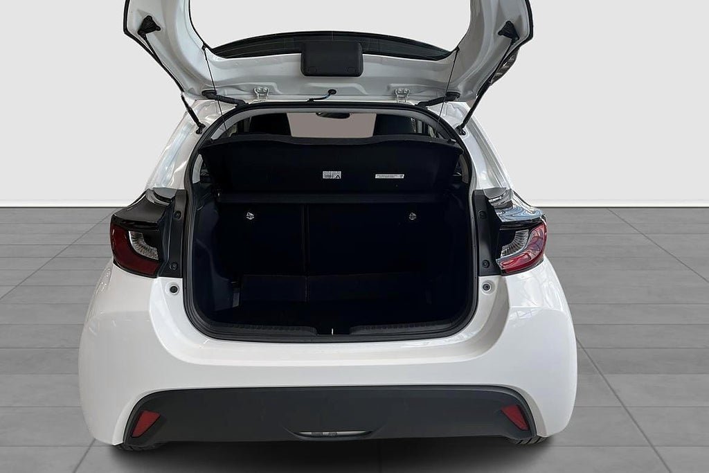 Vehicle Image 13