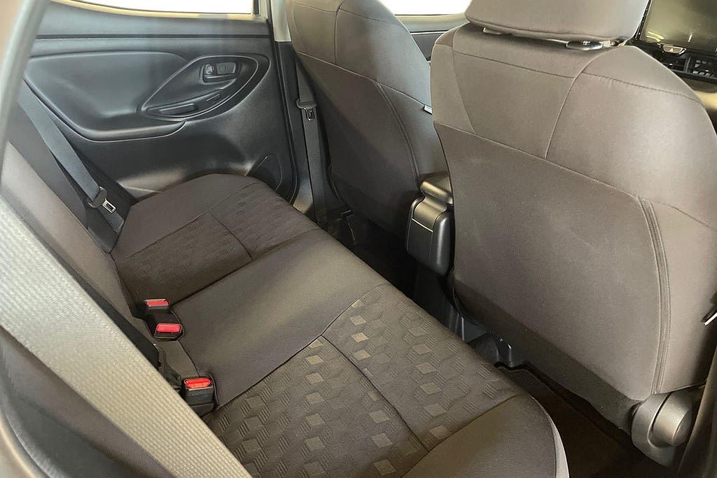Vehicle Image 9