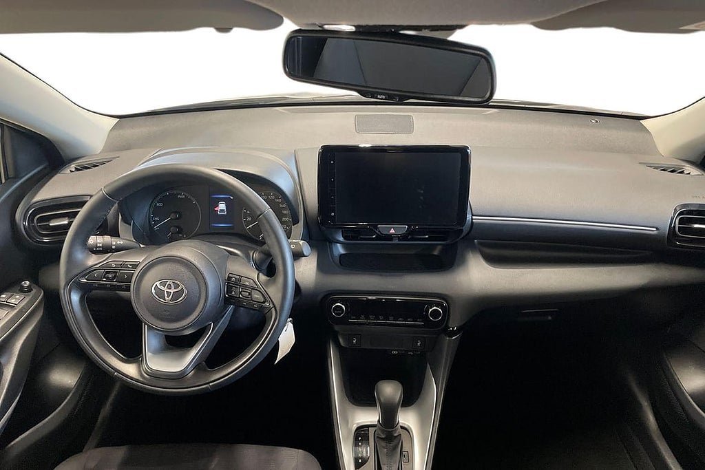 Vehicle Image 10