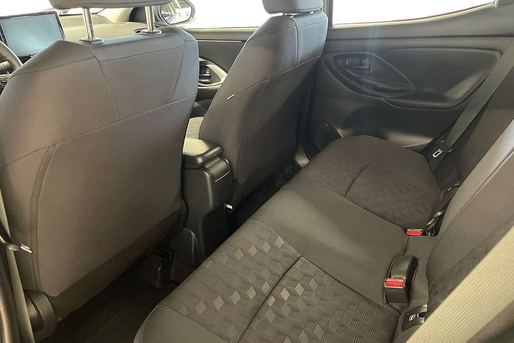 Vehicle Image 13