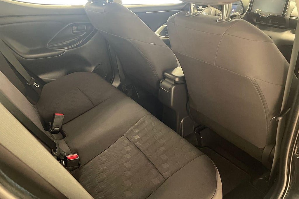 Vehicle Image 9