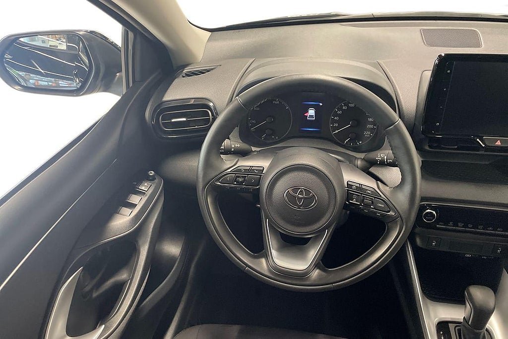 Vehicle Image 11