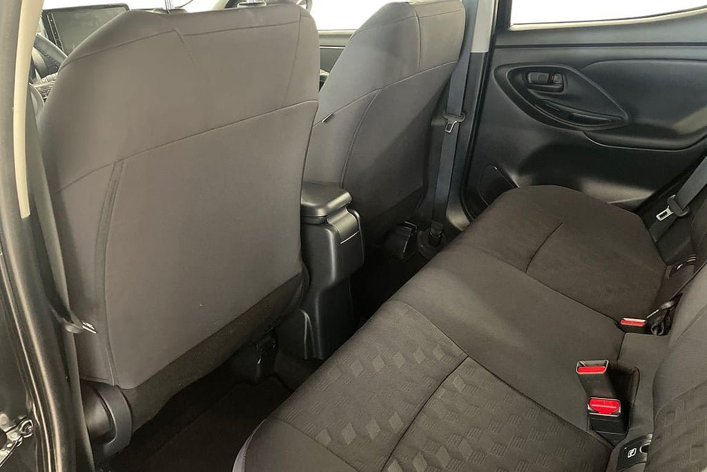 Vehicle Image 13