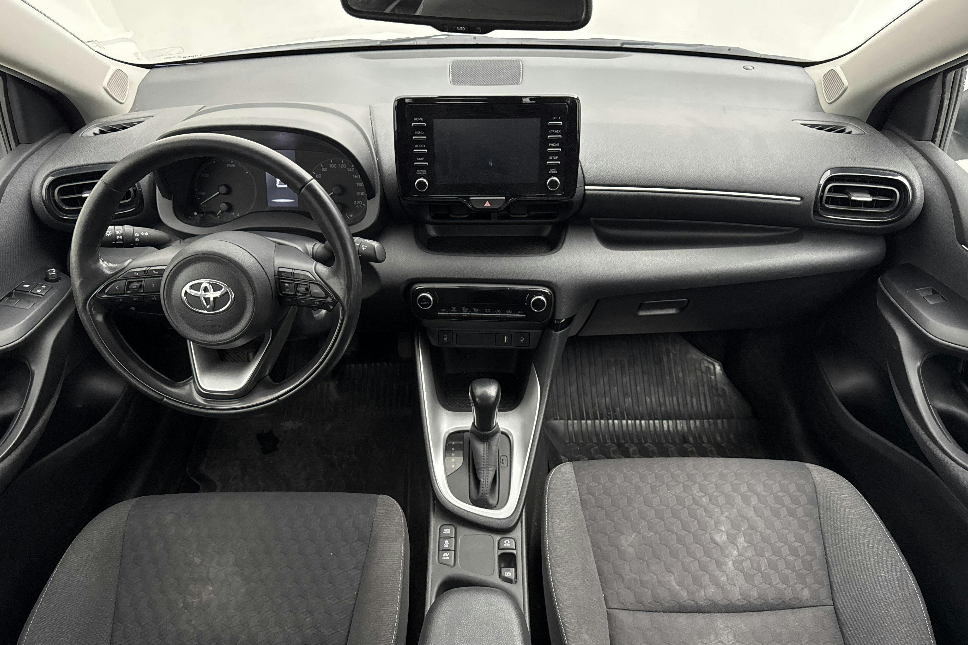 Vehicle Image 6