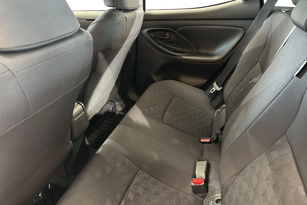 Vehicle Image 13