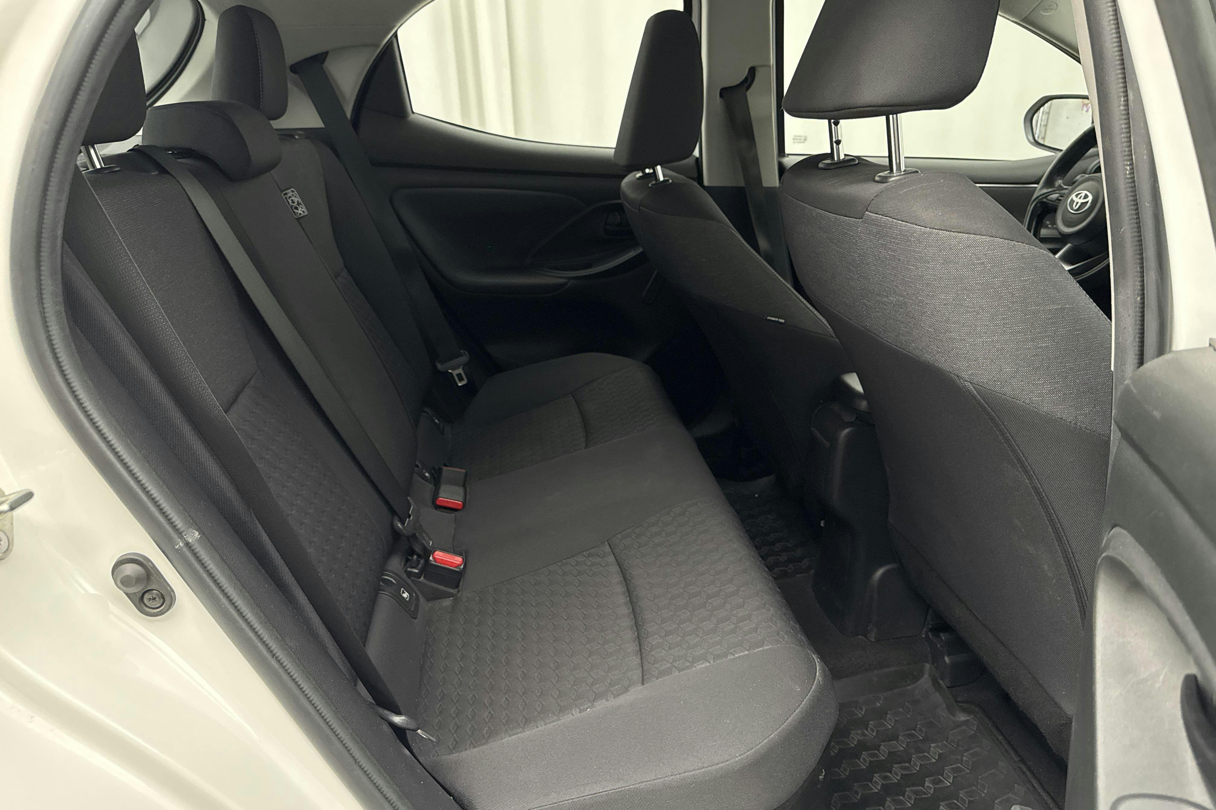 Vehicle Image 8