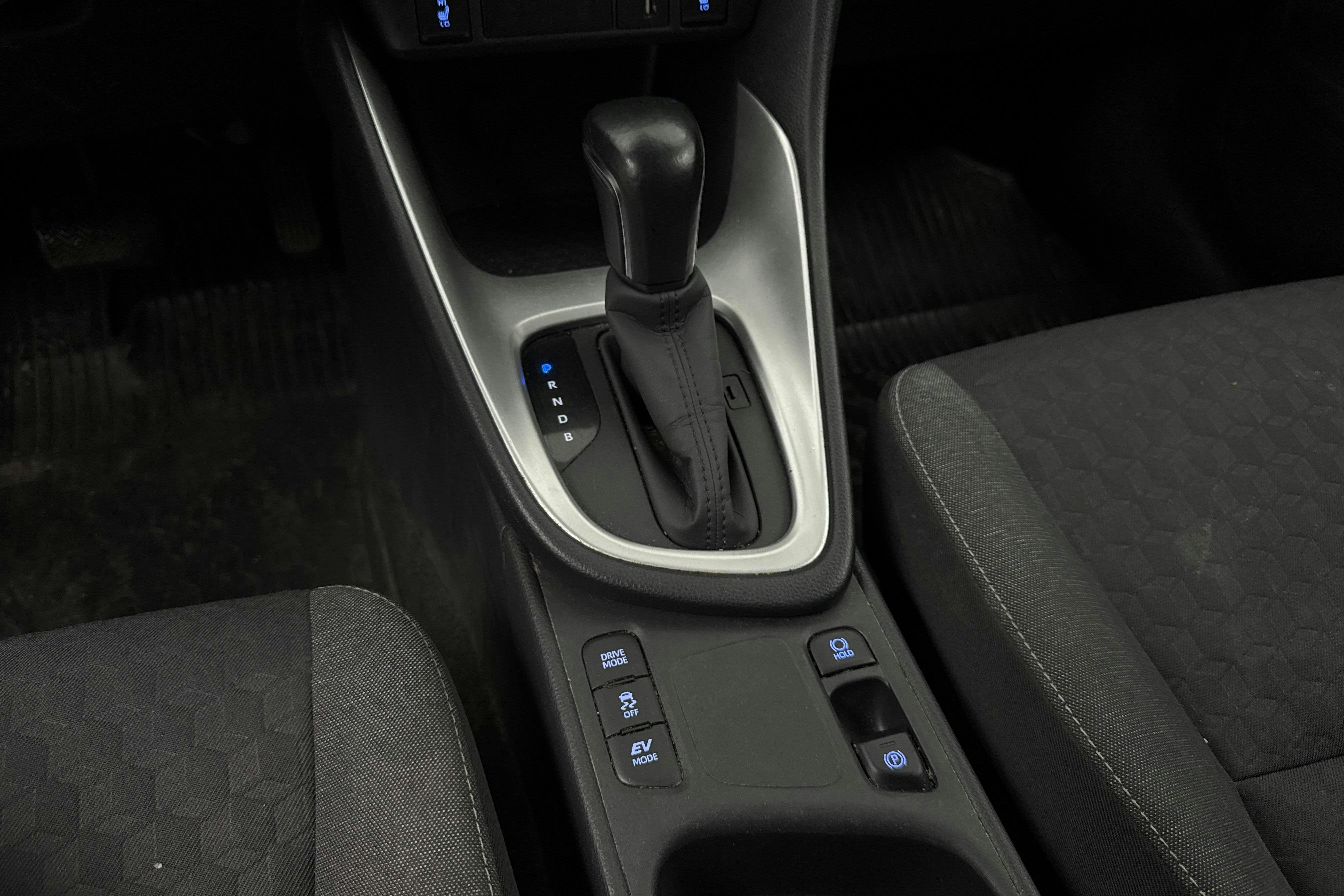 Vehicle Image 13