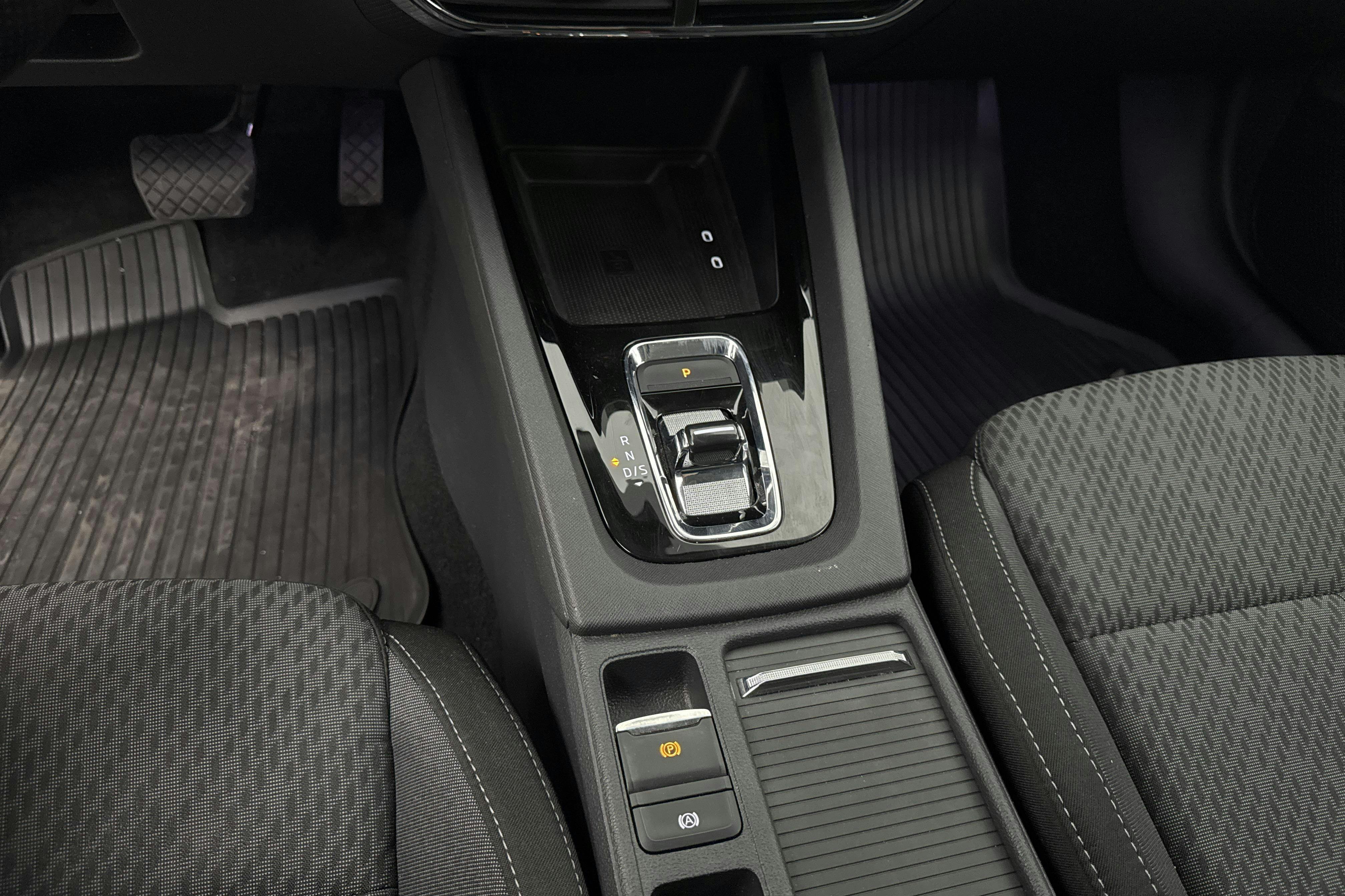 Vehicle Image 15