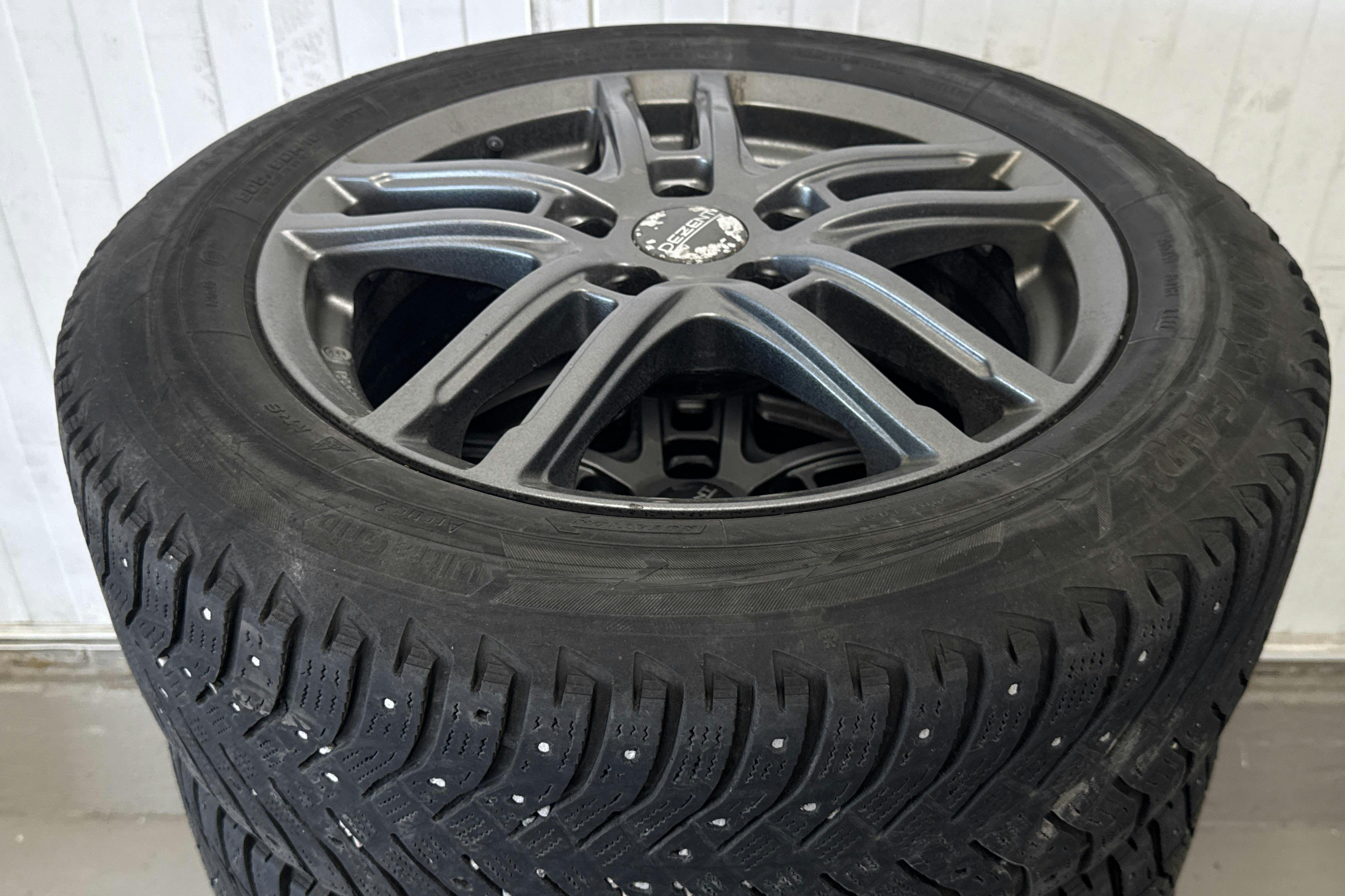 Vehicle Image 16