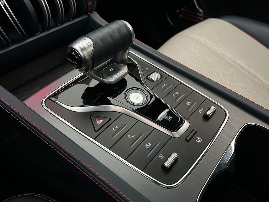 Vehicle Image 32