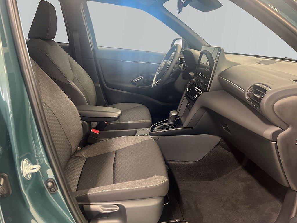 Vehicle Image 6
