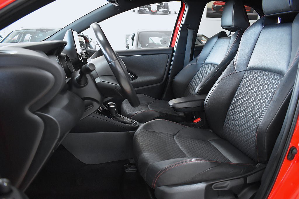 Vehicle Image 8