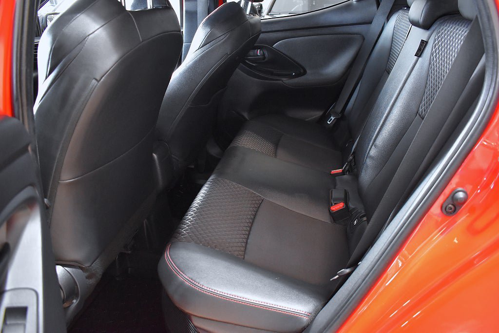 Vehicle Image 9
