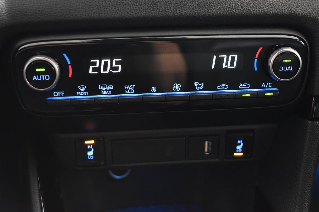 Vehicle Image 16