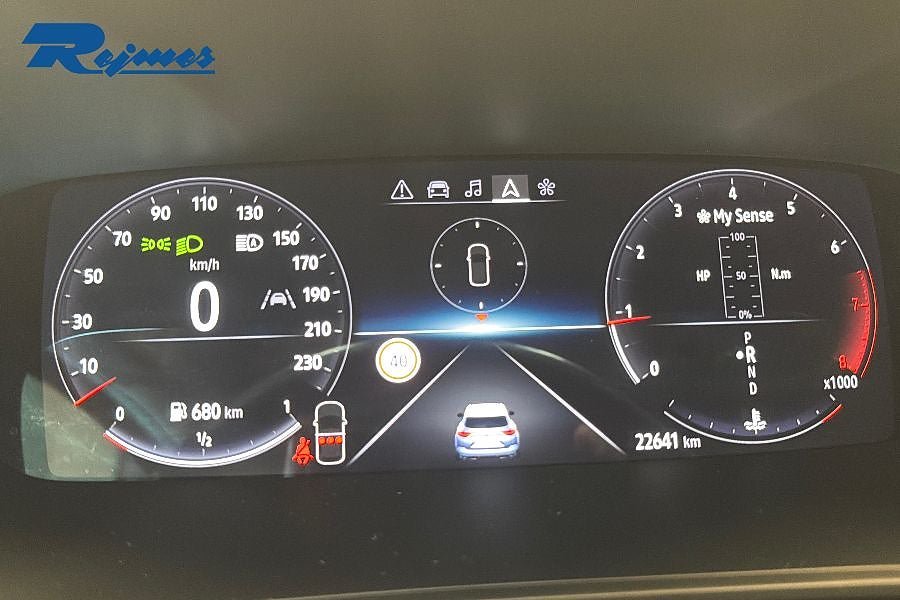 Vehicle Image 9