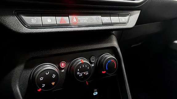 Vehicle Image 24