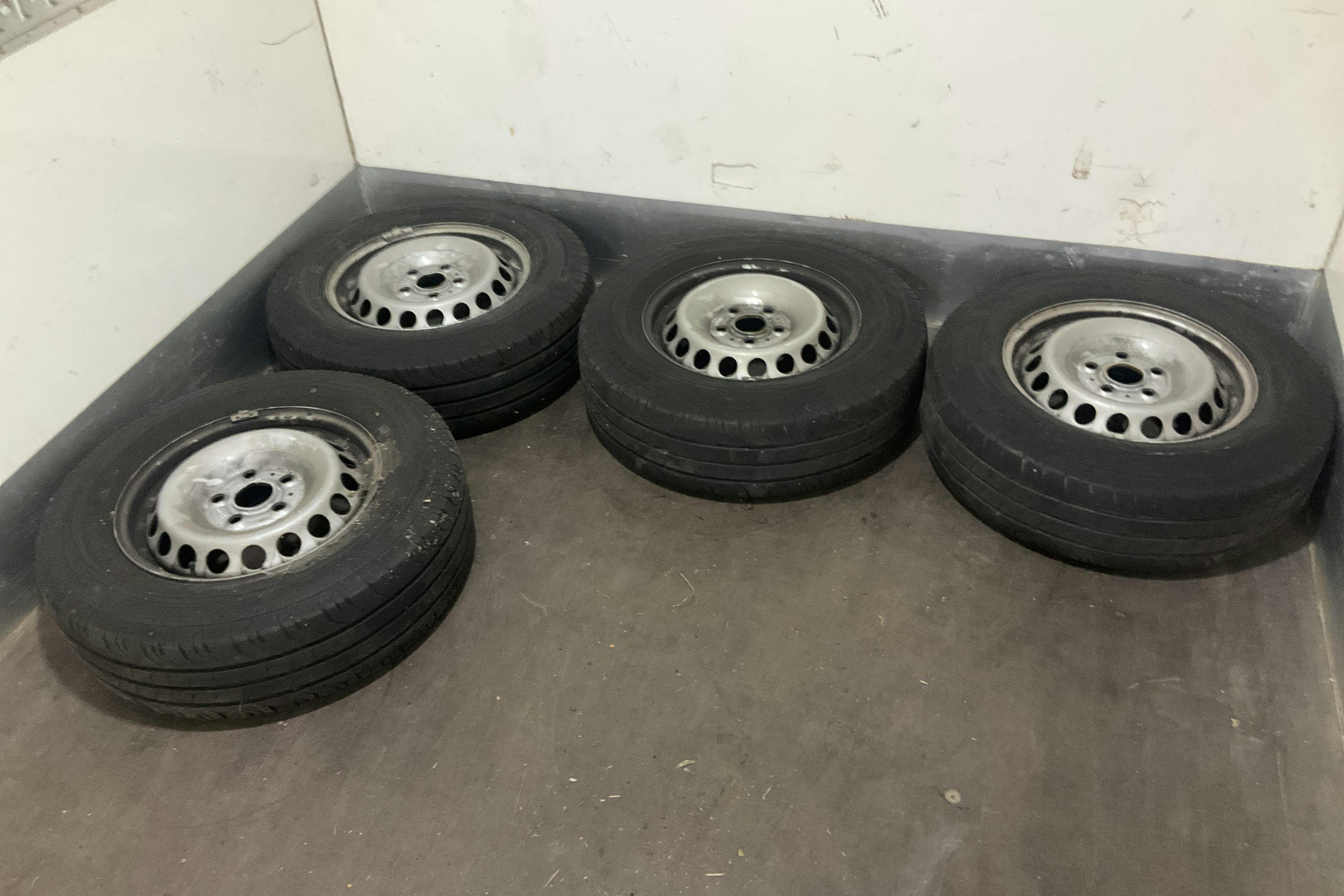 Vehicle Image 13