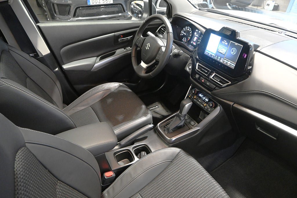 Vehicle Image 10