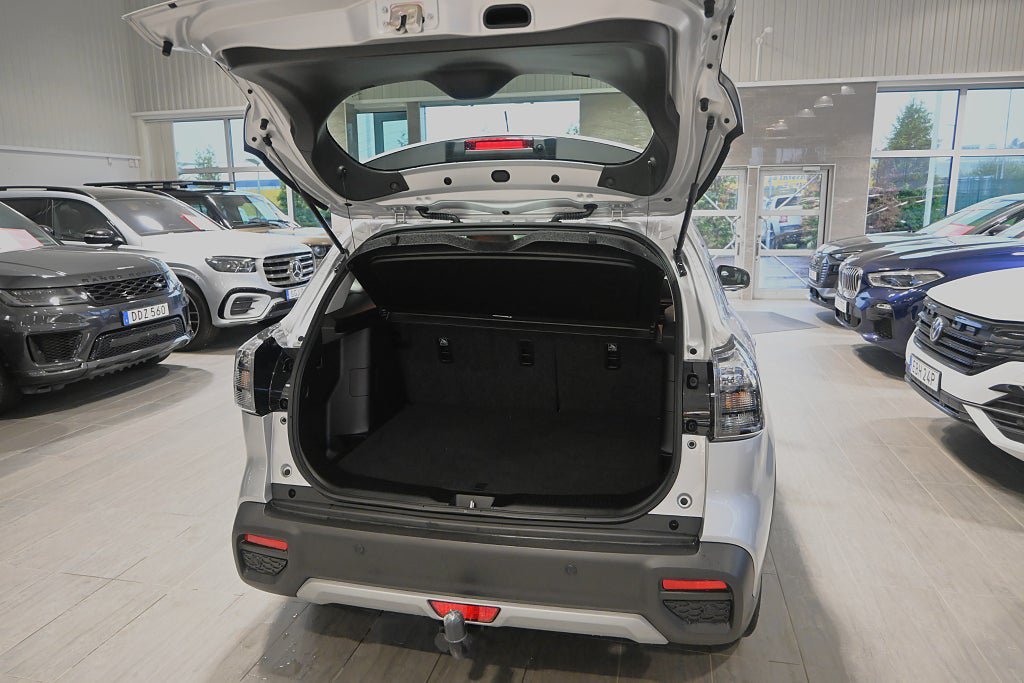 Vehicle Image 16