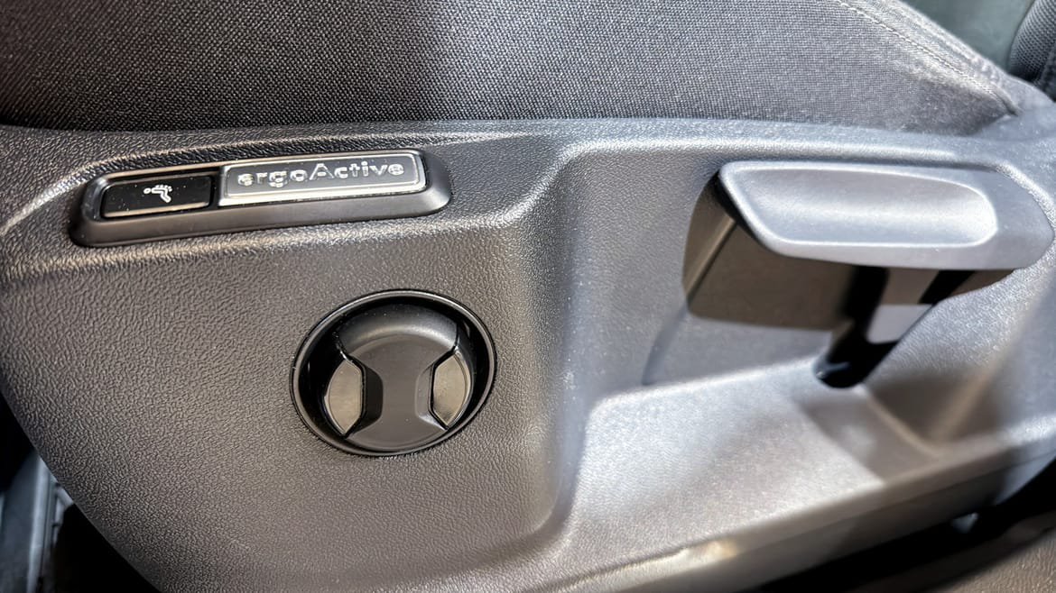 Vehicle Image 17