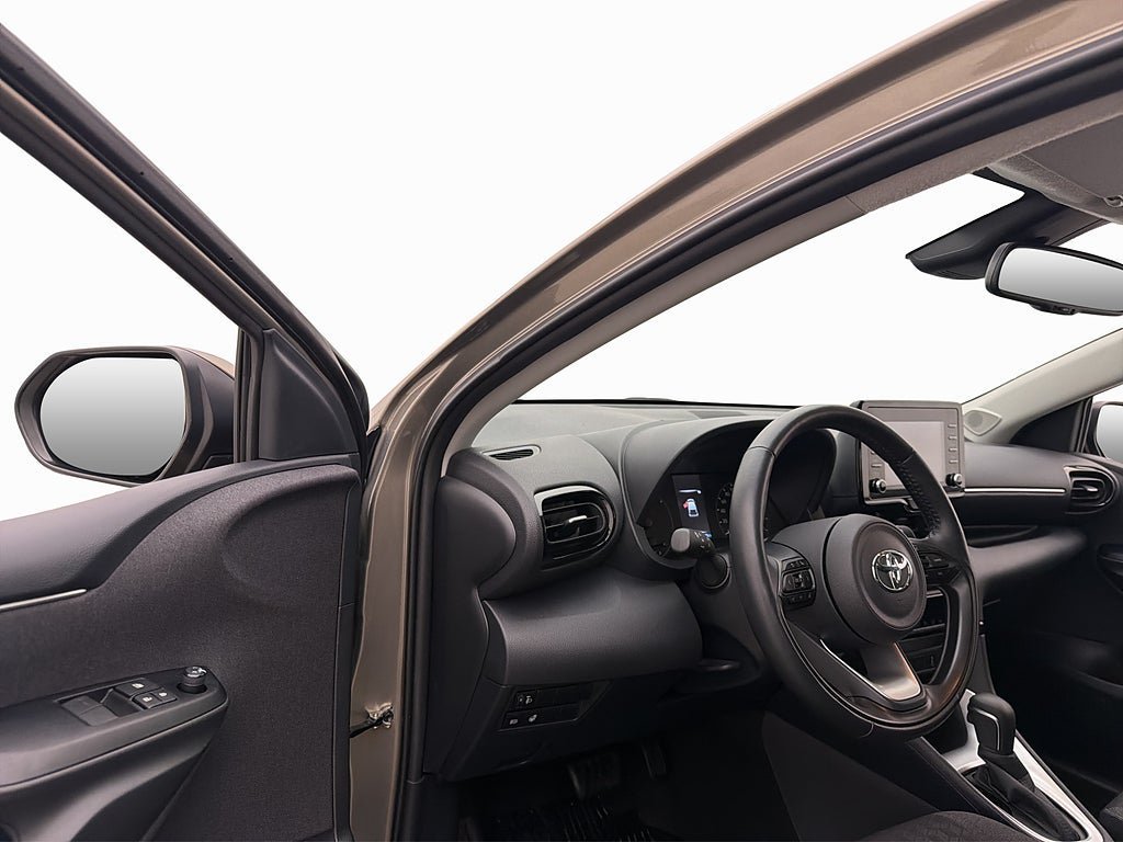 Vehicle Image 9