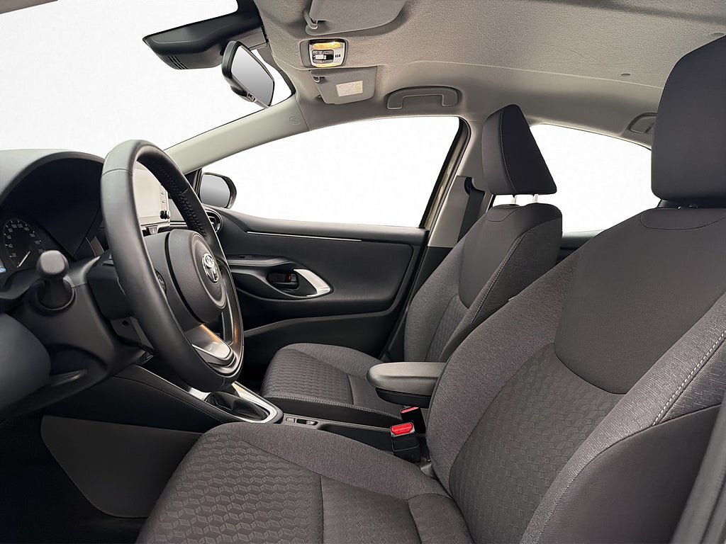 Vehicle Image 10