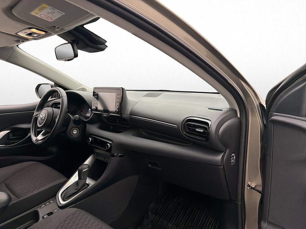 Vehicle Image 24