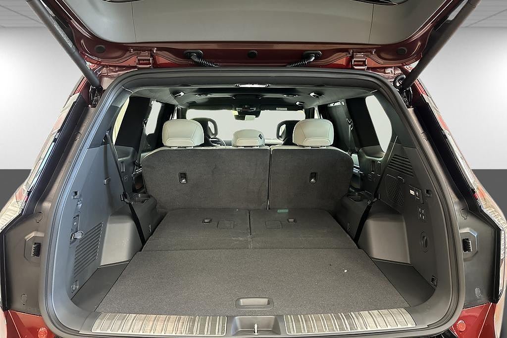 Vehicle Image 13