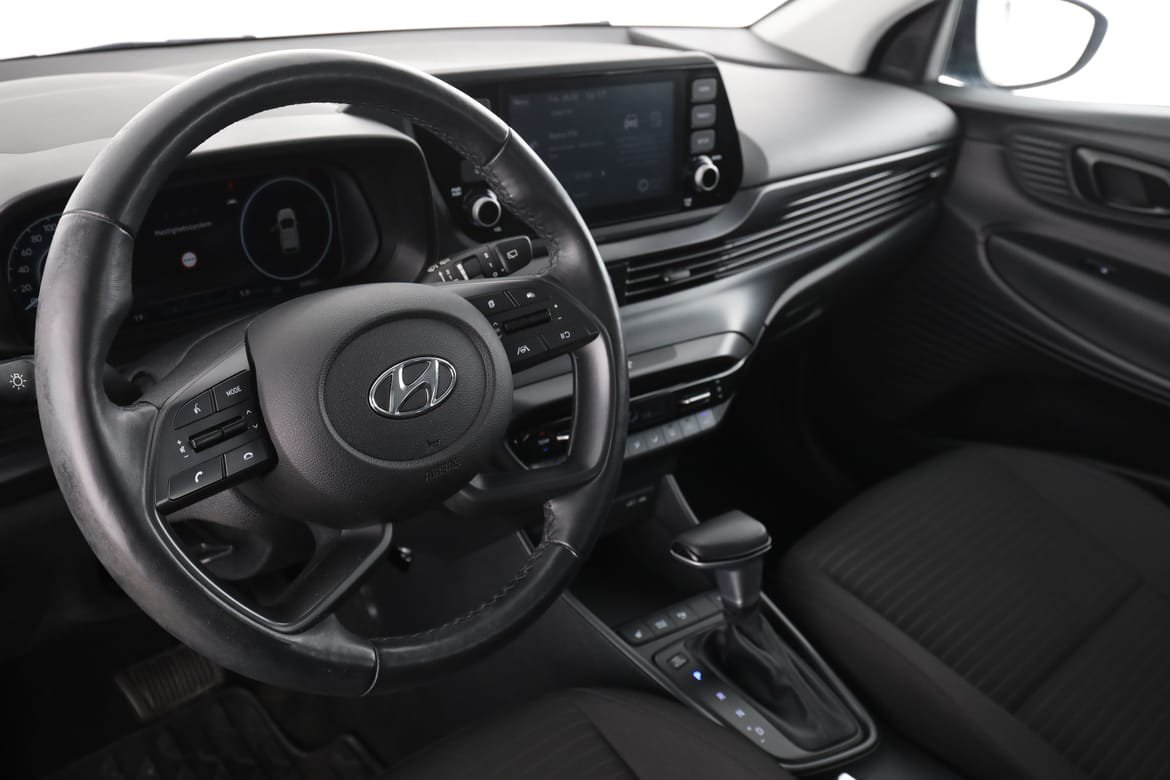 Vehicle Image 12