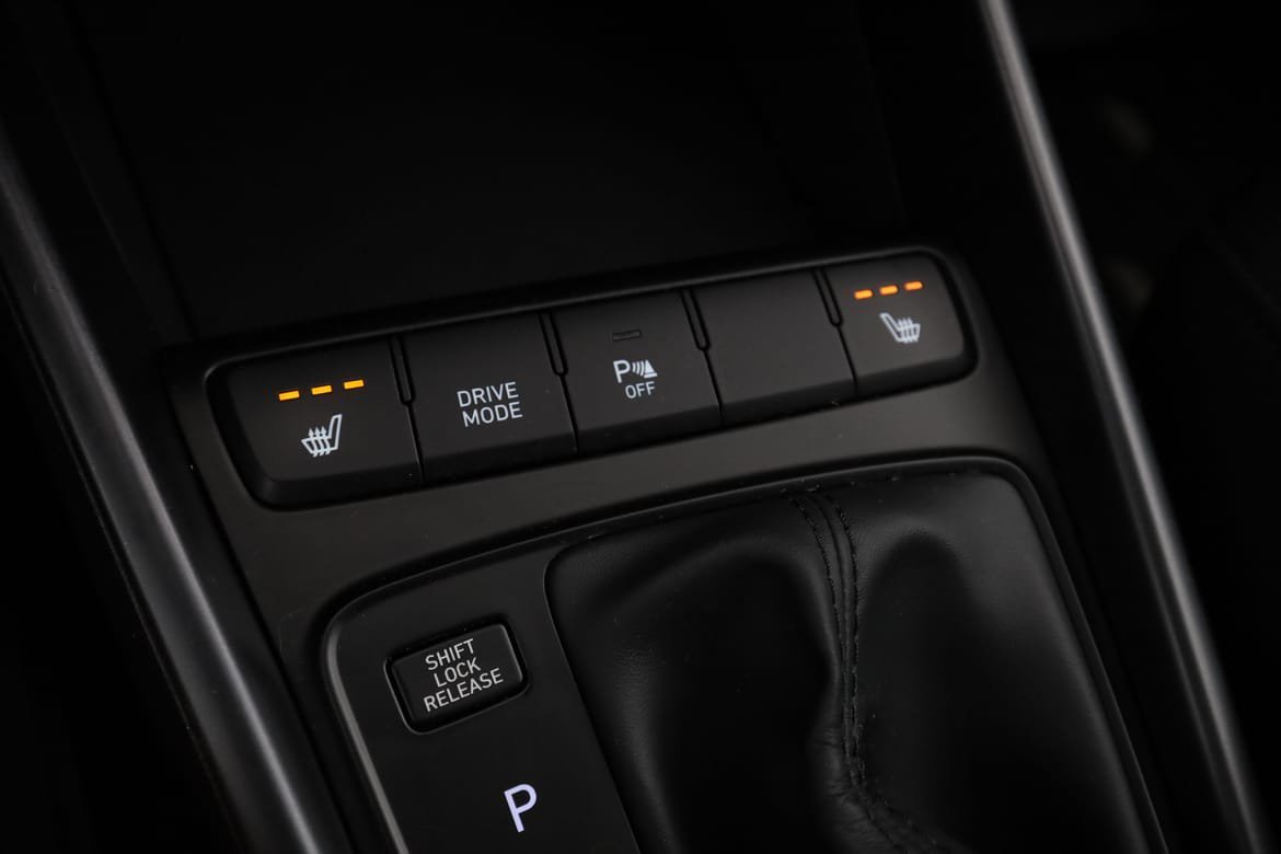 Vehicle Image 25