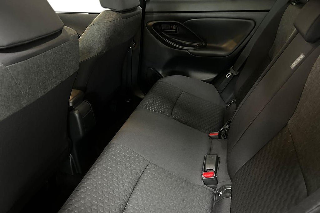Vehicle Image 13