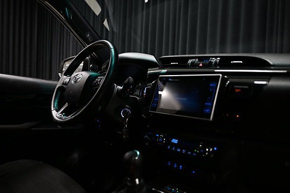 Vehicle Image 32