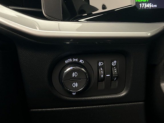 Vehicle Image 28