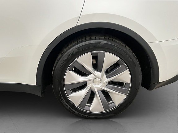 Vehicle Image 32