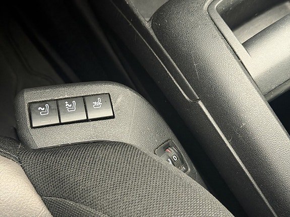 Vehicle Image 29