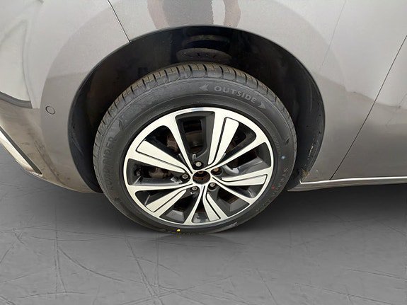 Vehicle Image 33