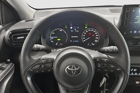 Vehicle Image 10