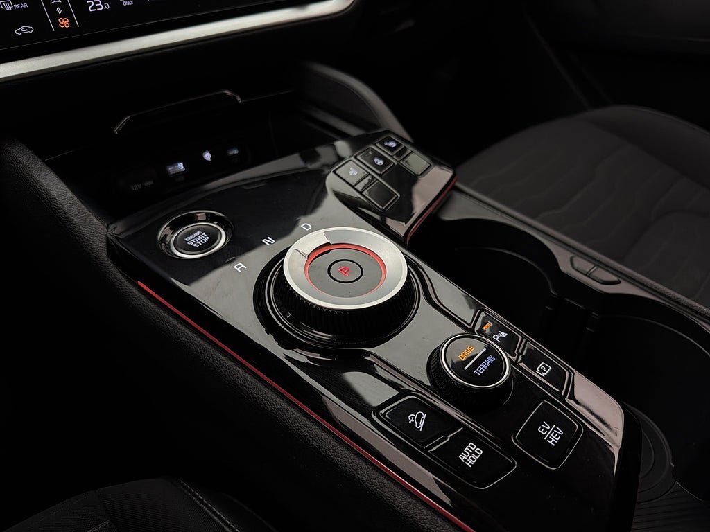 Vehicle Image 25